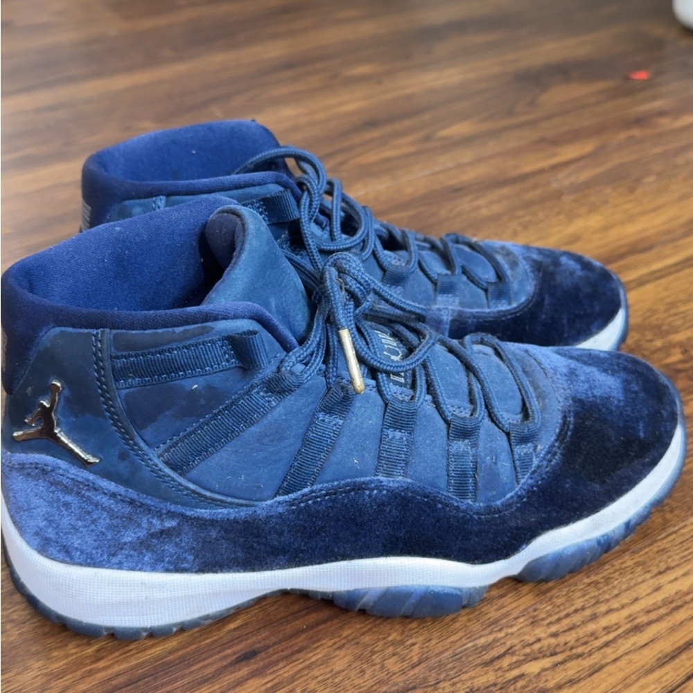 Air Jordan 11 “Midnight Navy”